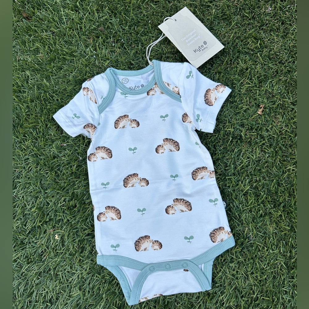BNWT Kyte Baby Hedgehog Short Sleeve Onesie/ 0-3 months